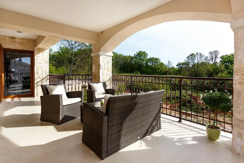 말린스카 Holiday House Peranovic - Ljutici, Krk 빌라 0*,  크로아티아