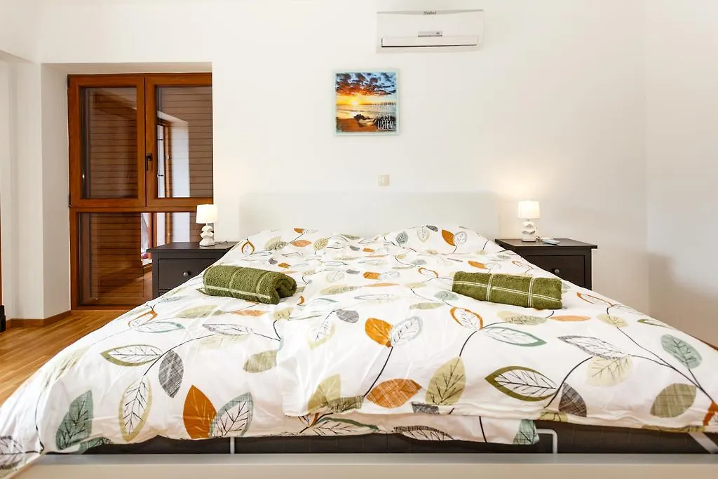 Holiday House Peranovic - Ljutici, Krk Villa Malinska