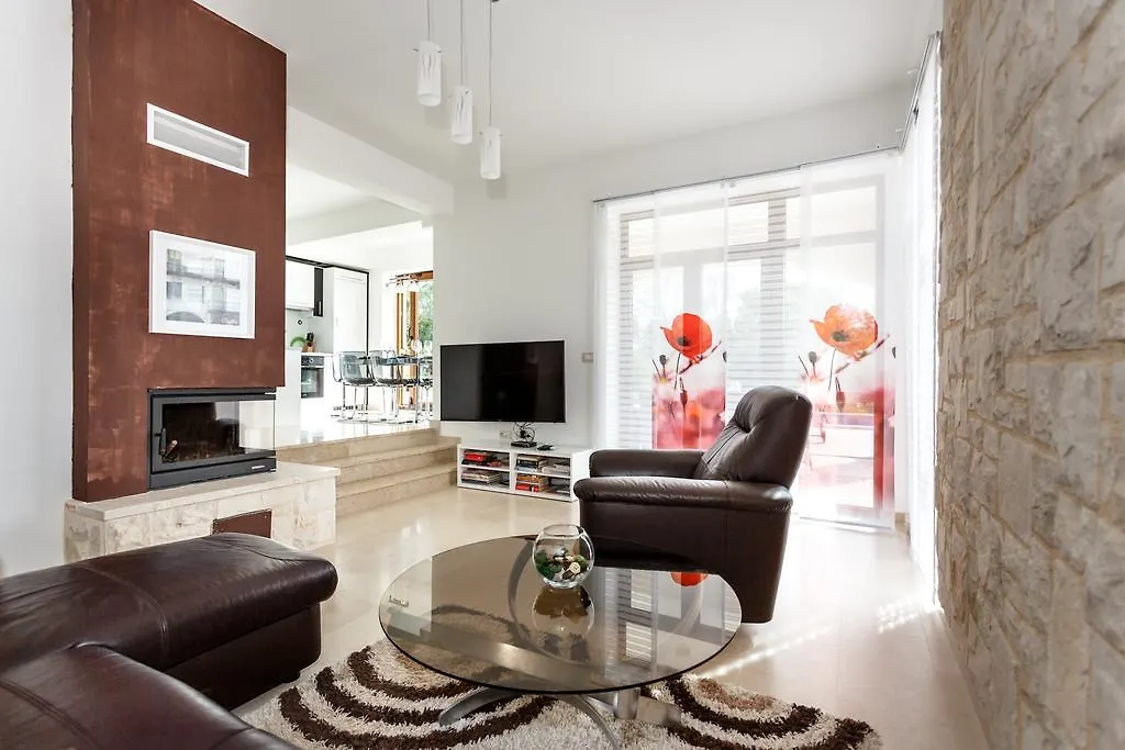 말린스카 Holiday House Peranovic - Ljutici, Krk 빌라